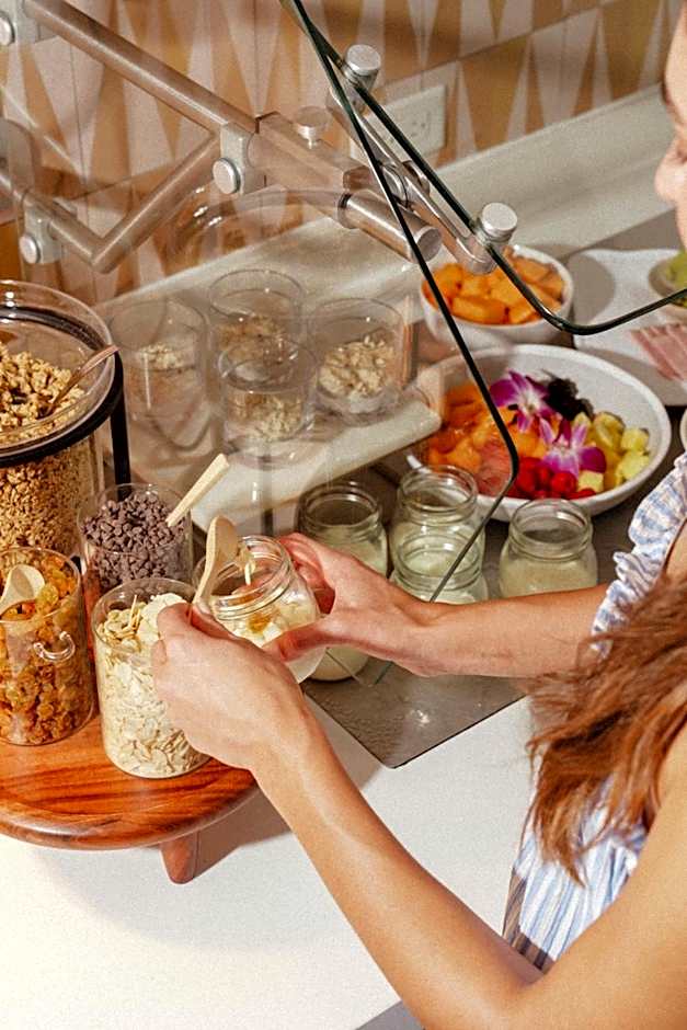 Lighthouse Hotel - Key West Historic Inns