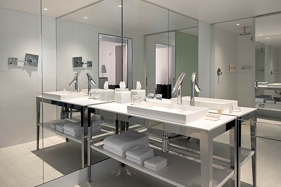 Dua Miami, Autograph Collection