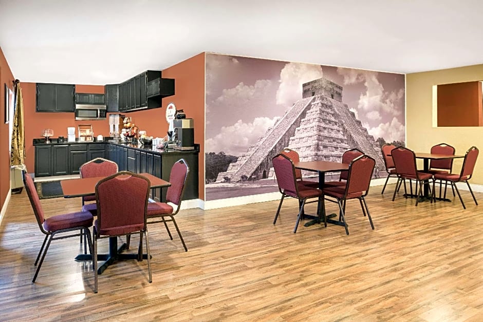 Hotel 7 Inn Anna