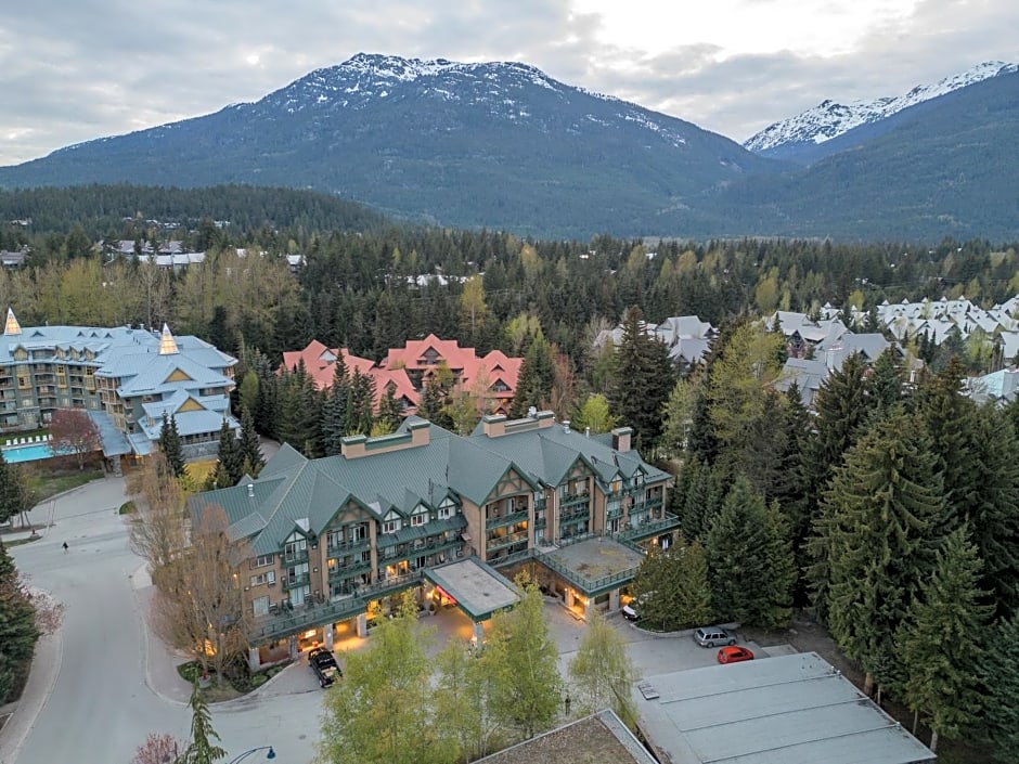 Pinnacle Hotel Whistler