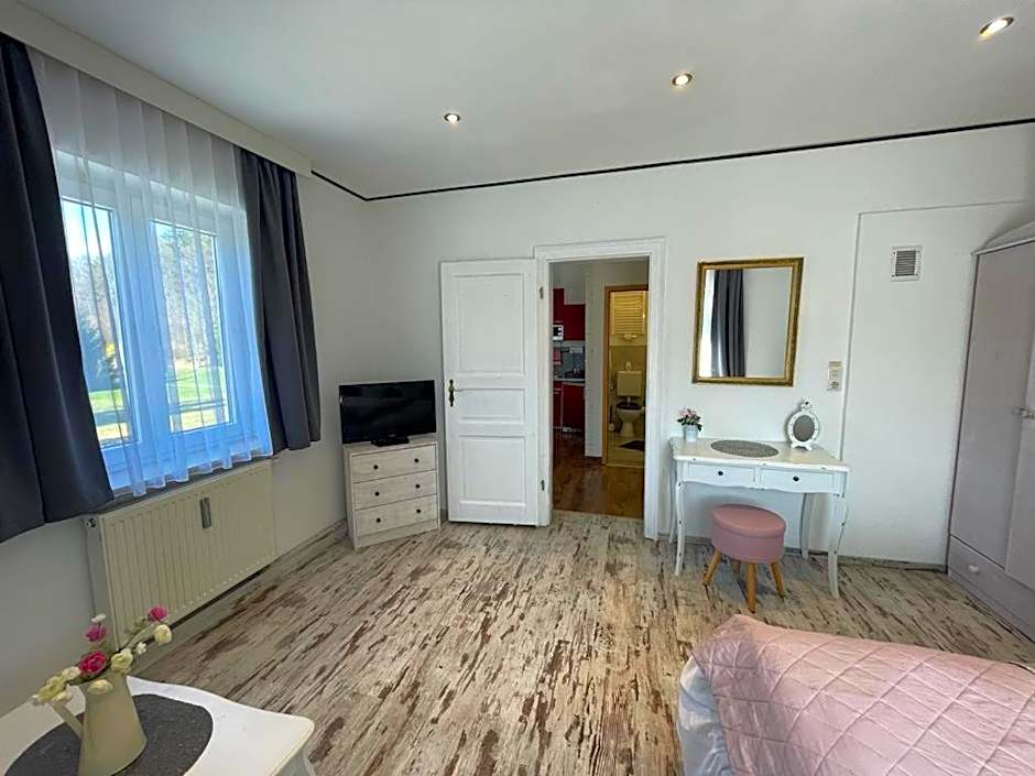LA Boutique House