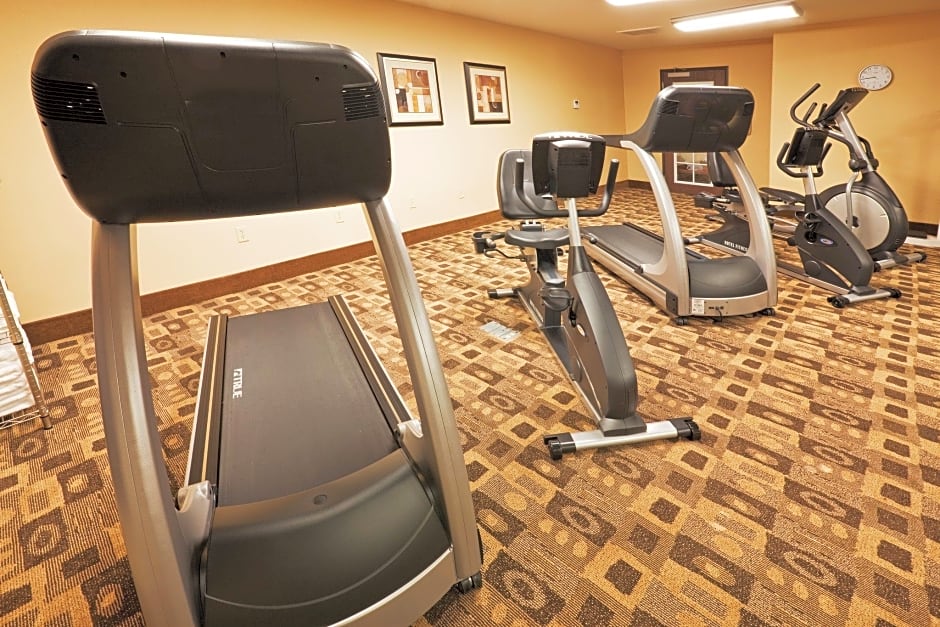 Holiday Inn Express and Suites Hotel - Pauls Valley