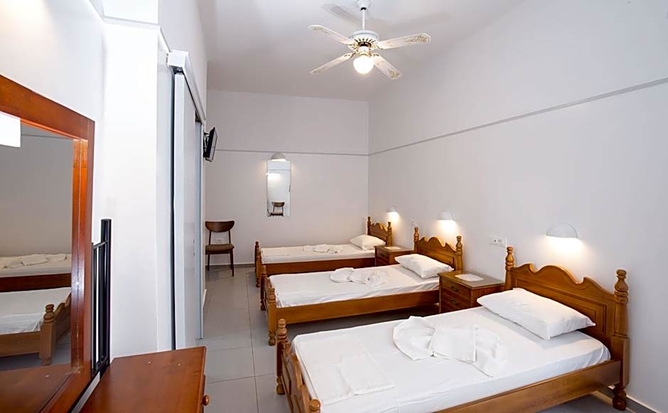 Photo 1 of 2 of Triple Room
