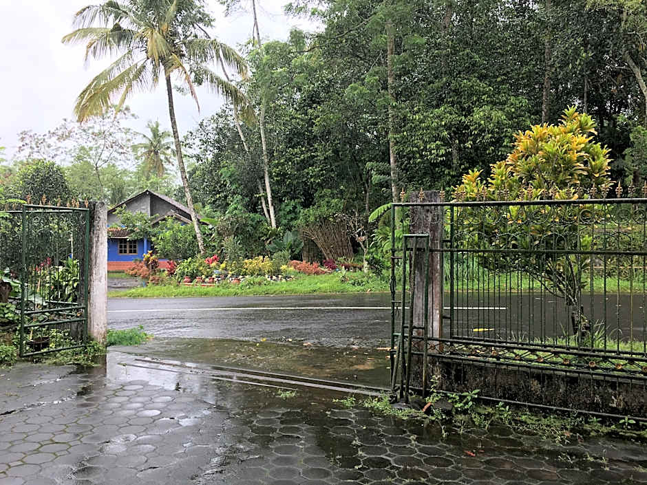 Penginapan Cipto Wening by ZUZU