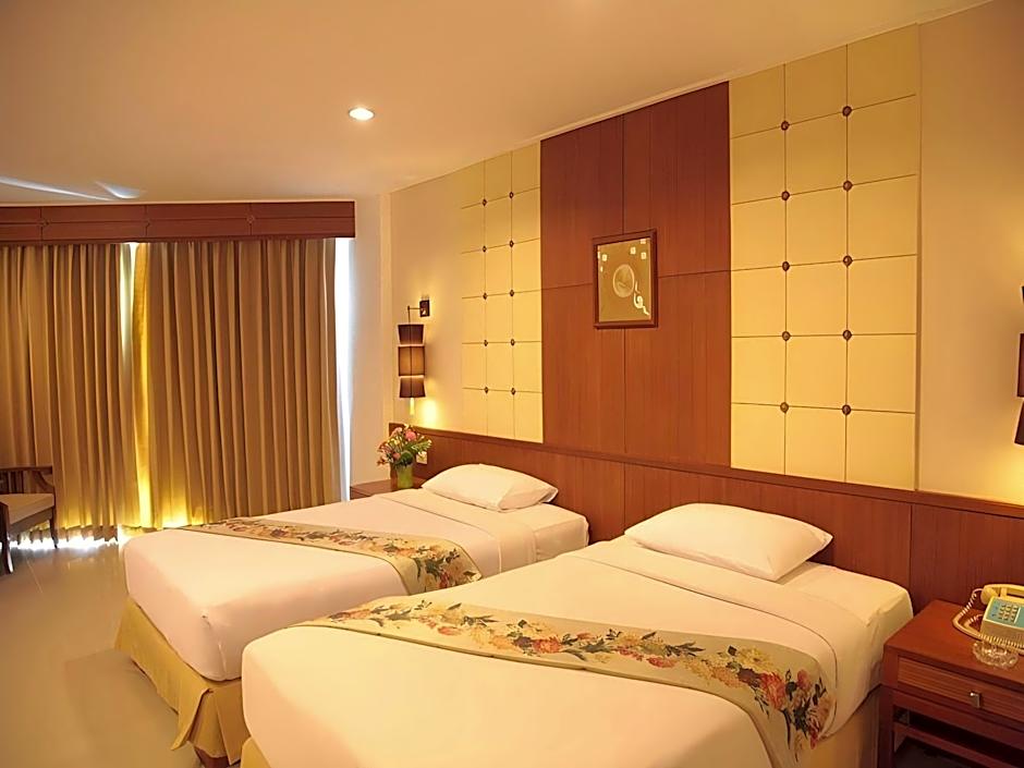 Royal Twins Palace Hotel