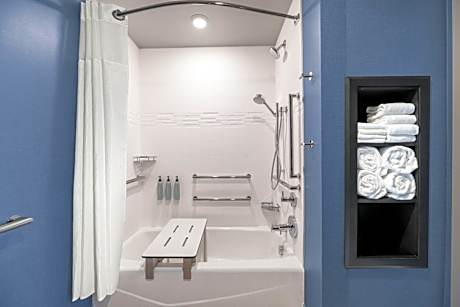 One-Bedroom Suite with Two Queen Beds and Sofa Bed - Hearing Accessible