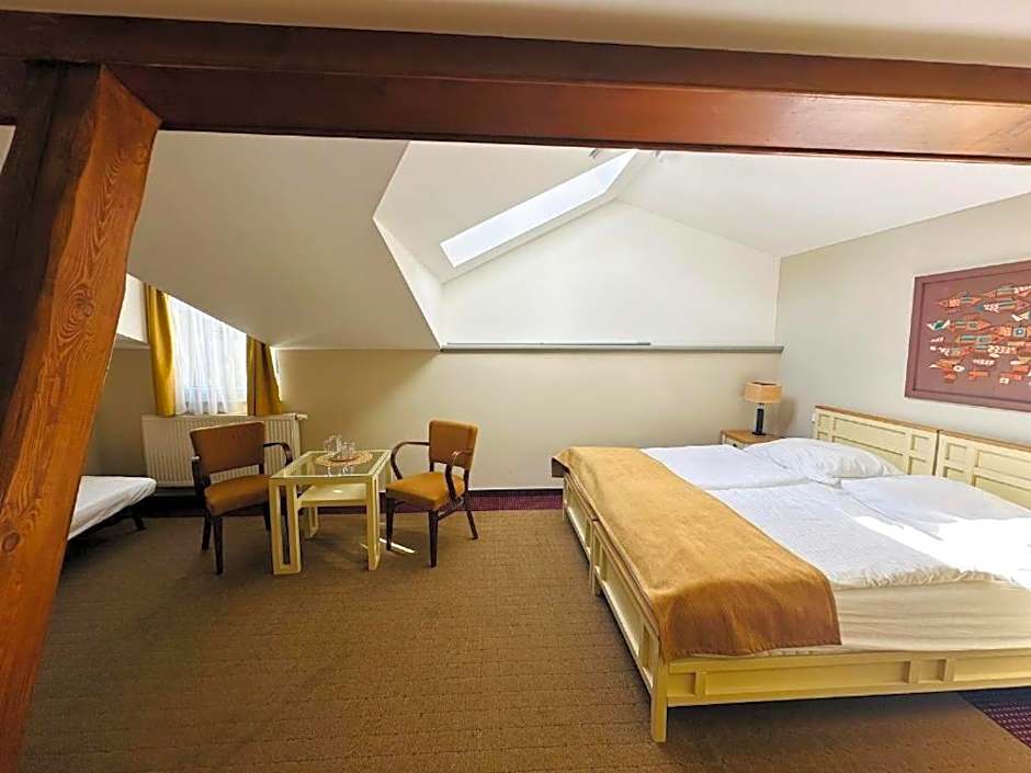 Photo 1 of 2 of Standard 1 Extra Bed
