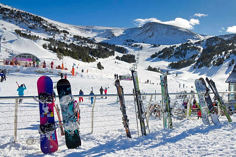 Hotel & Aparthotel Cosmos