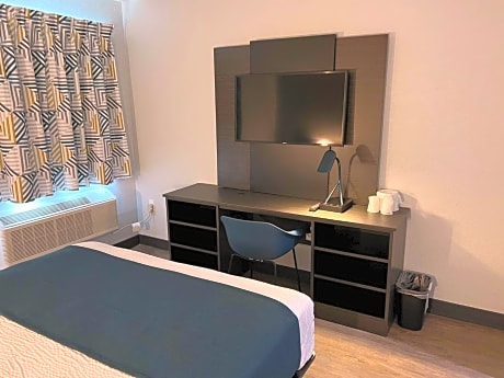 1 QUEEN BED | NON-SMOKING
