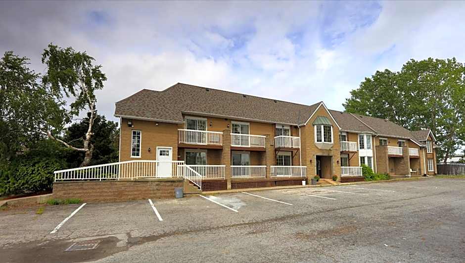Fullerton Manor Inn