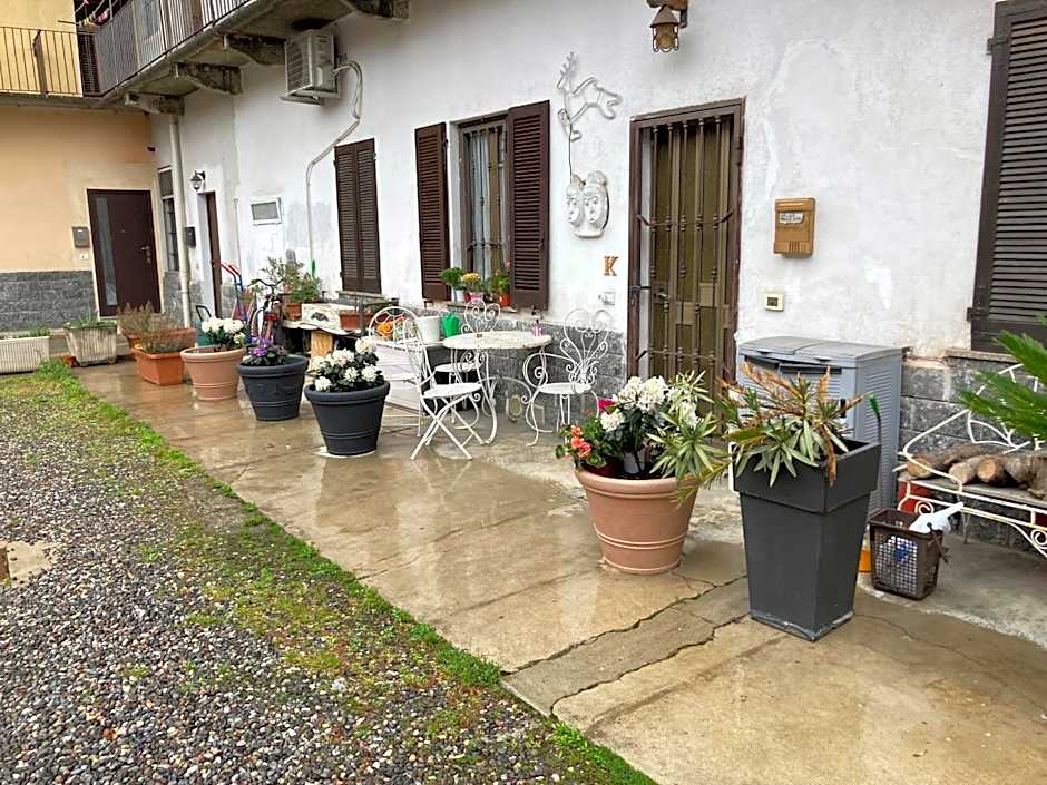 Room Saronno + B&B