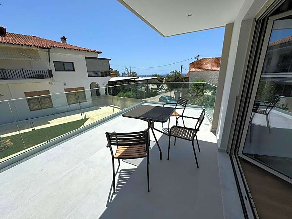 Studio Nikiti Beach