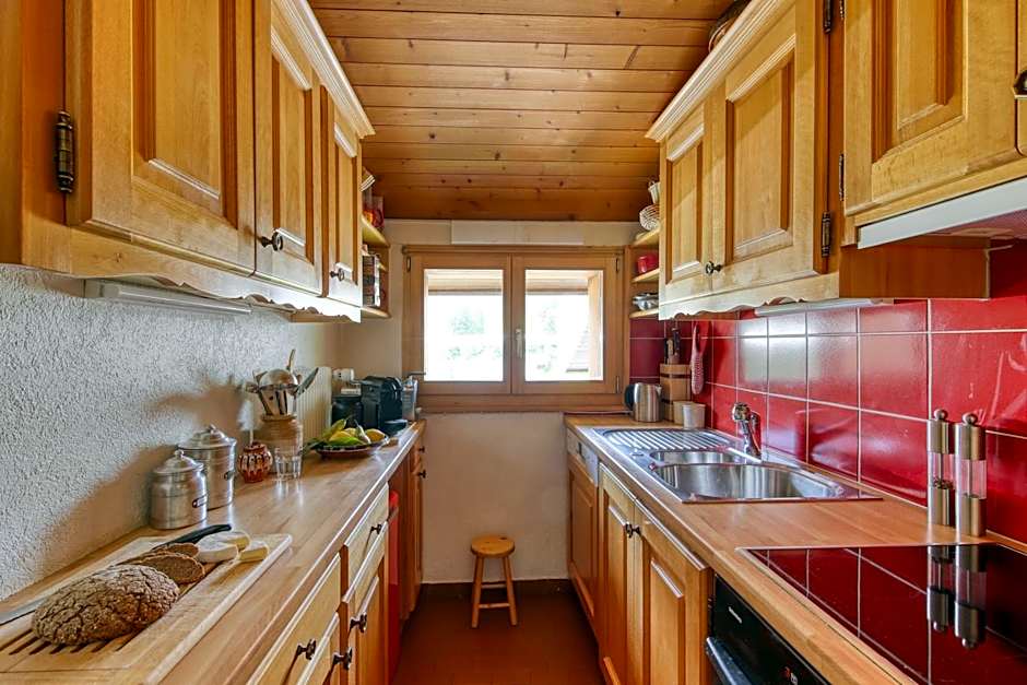 Ravines 50, Soulful Escape With Mountain Views