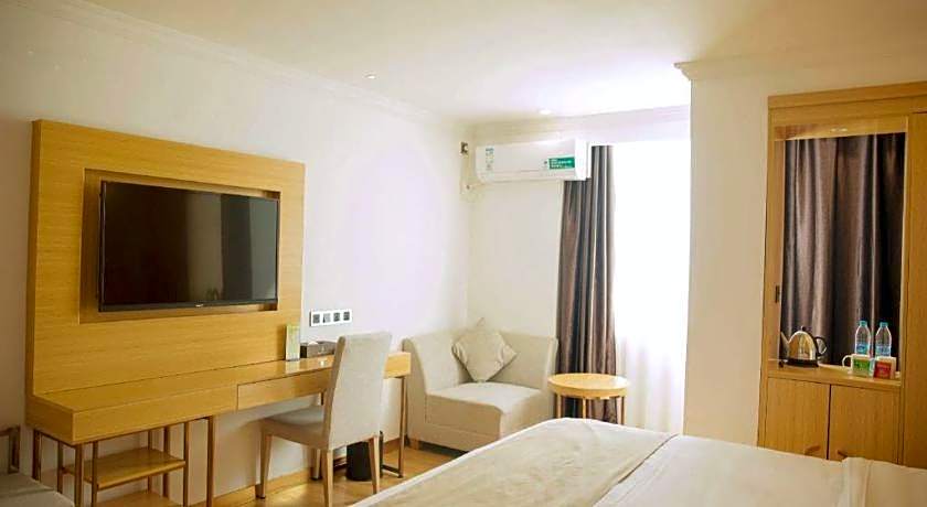 Green Tree Inn Qingyuan Qinghe Avenue Branch