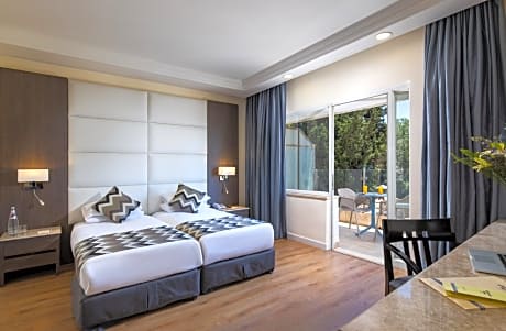 Superior Twin Room with Balcony