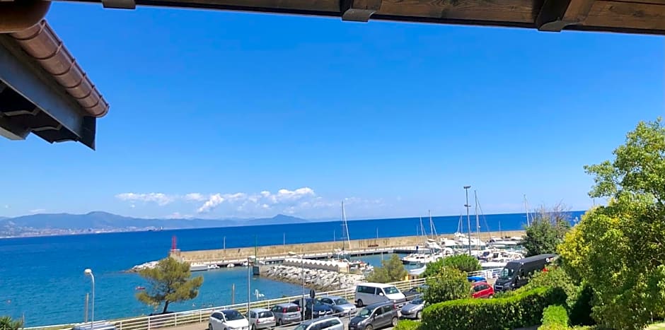 Residence Via Di Francia