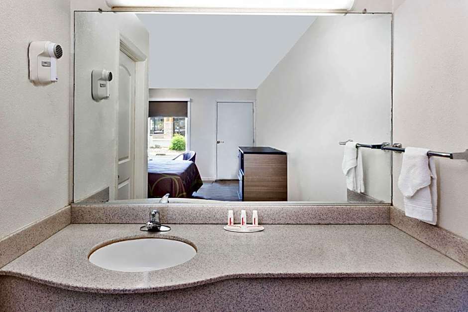 Super 8 by Wyndham Ringgold/Chattanooga Area