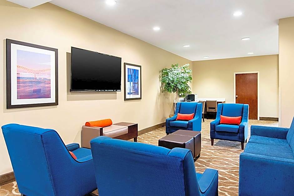 Comfort Inn & Suites Pine Bluff