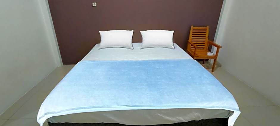 Hotel O Wisma Deli Syariah Near RSUD Nene Mallomo Sidenreng Rappang