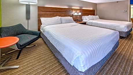 2 Queen Beds Standard
