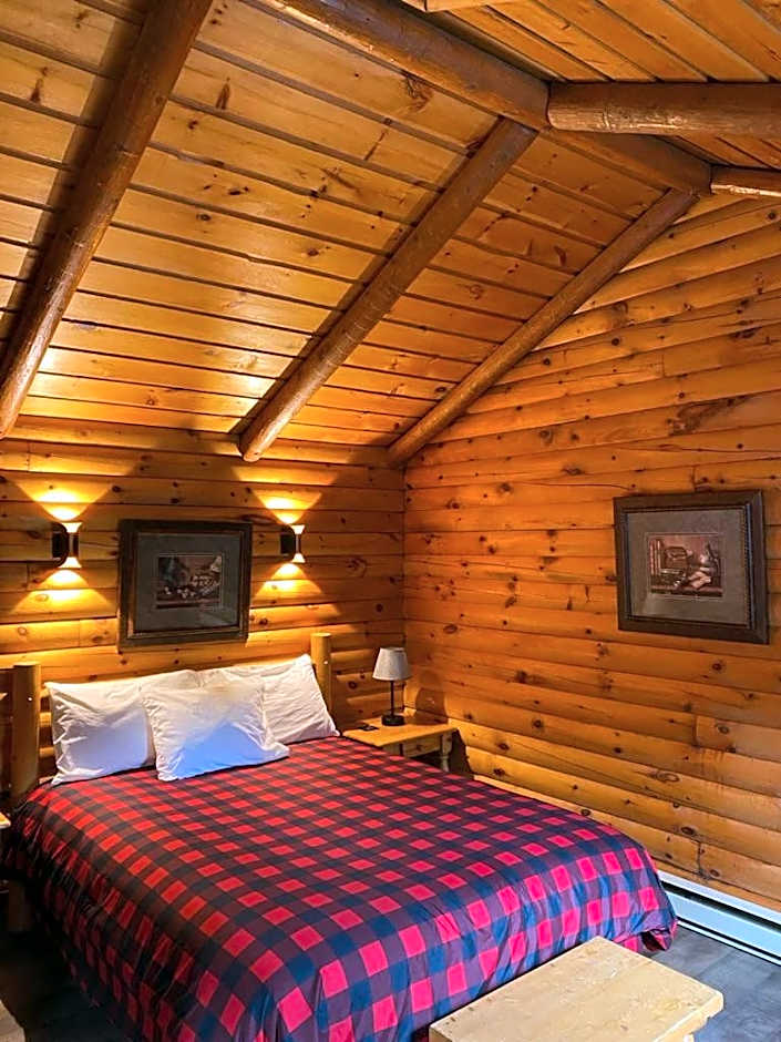 Photo 1 of 5 of Superior Chalet