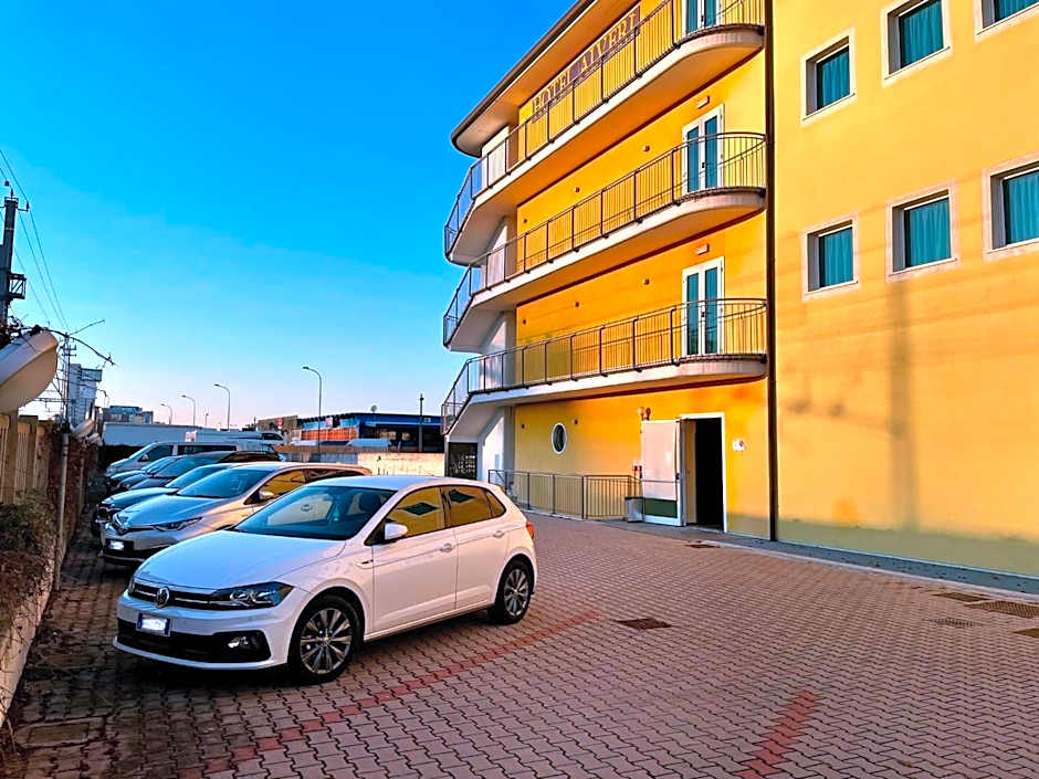 Hotel Alveri