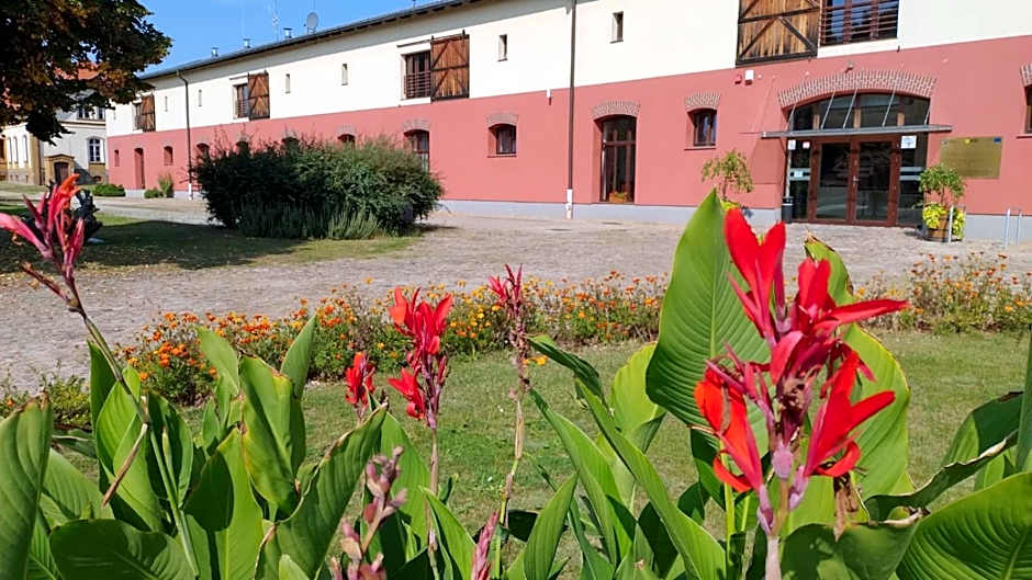 Centrum Edukacyjno-Rozwojowe Wrocław Pawłowice - bezpłatny parking
