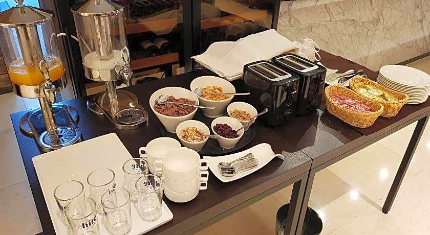 Geoje Artnouveau Suite Hotel