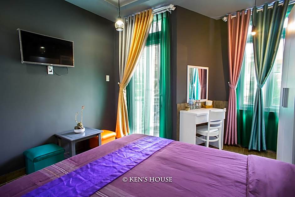 Ken's Backpackers Hotel