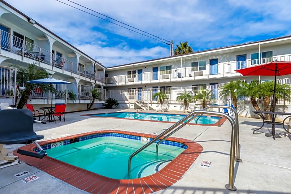 Motel 6 Oceanside Marina