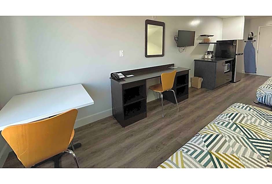 Studio 6 Suites Hesperia, CA West Main Street I 15