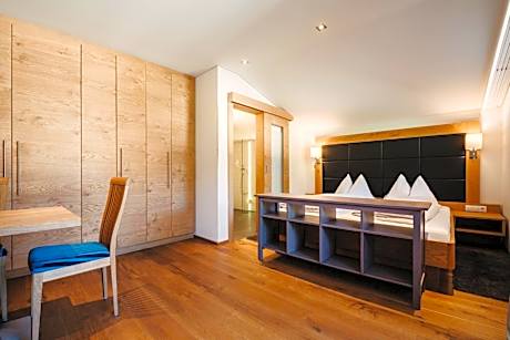 Apartment (2 Adults) with Balcony