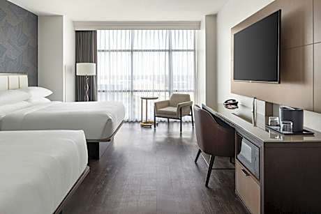 M Club lounge access, Pure (R) Wellness Guest room, 2 Queen