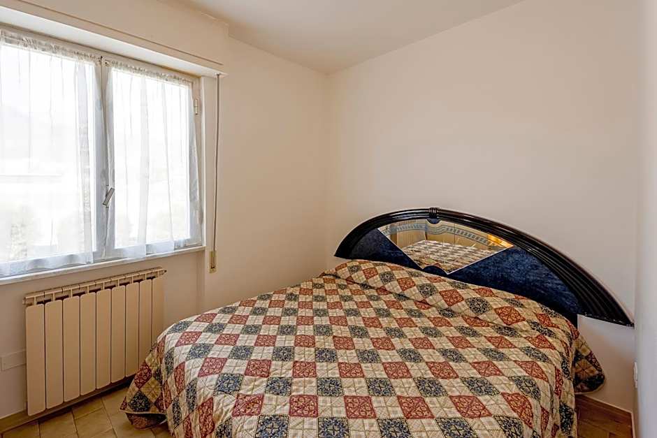 Loano Apartment Pool & Garden