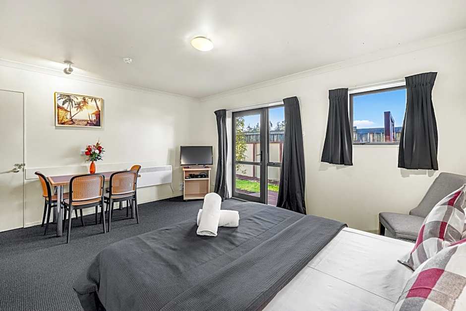 New Castle Motor Lodge