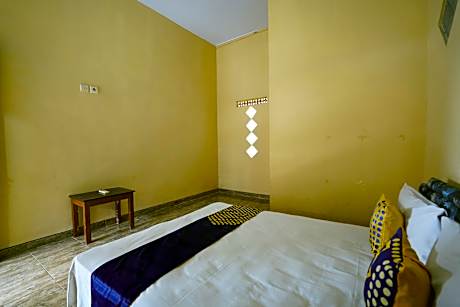 SPOT ON Room without Air Conditioning