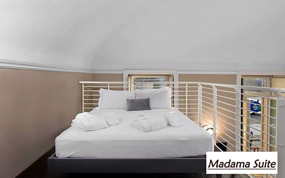 Q71 TIMELESS SUITES