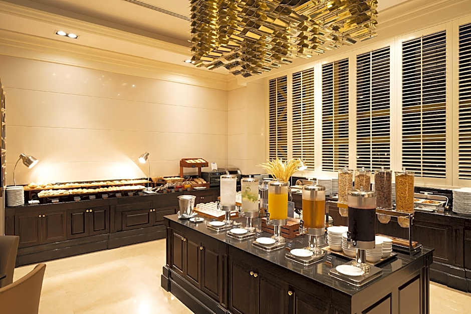 Grande Centre Point Ratchadamri Hotel And Residence