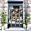 Greguar Hotel by UHM