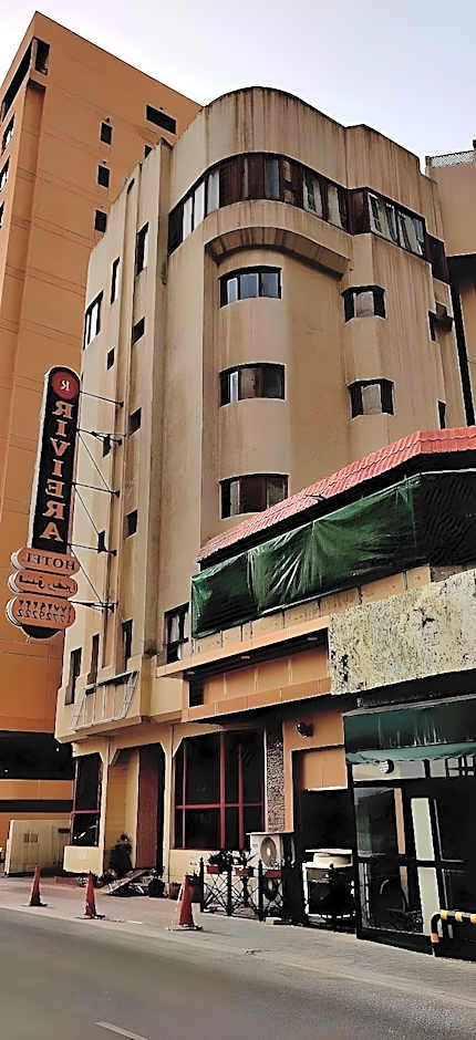 OYO 118 Revira Hotel