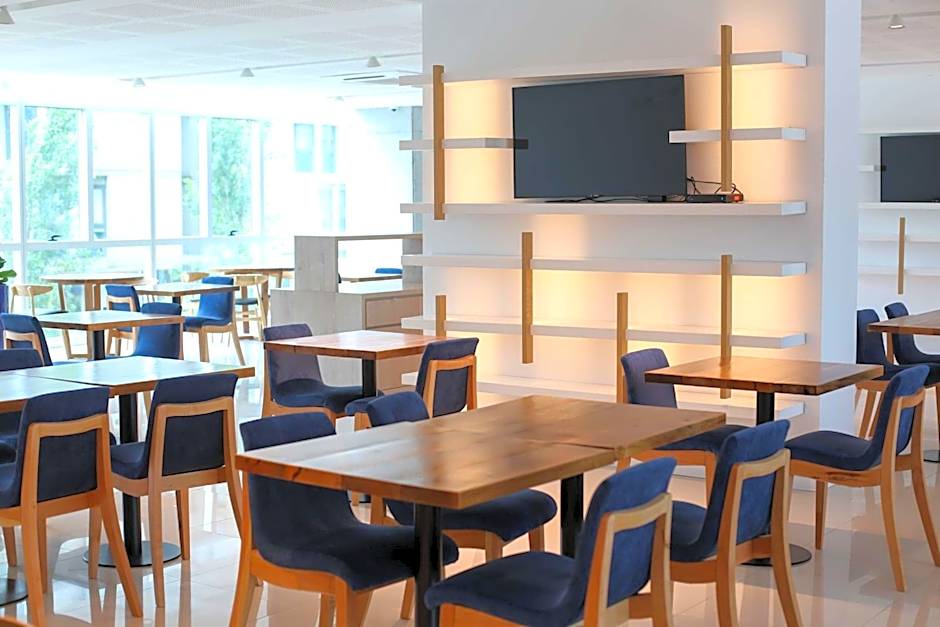 Dazzler by Wyndham Rosario