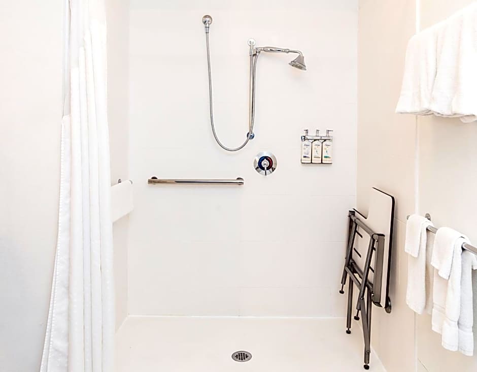 Holiday Inn Express & Suites Louisville Downtown By IHG