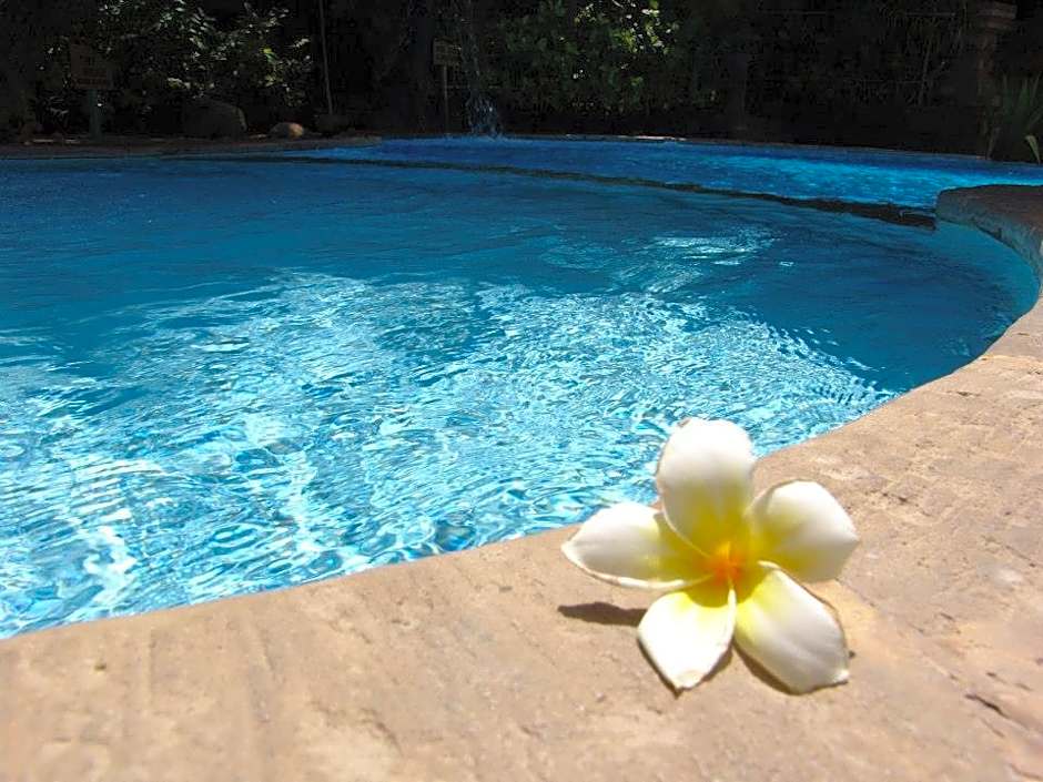 Amed Cafe & Hotel Kebun Wayan