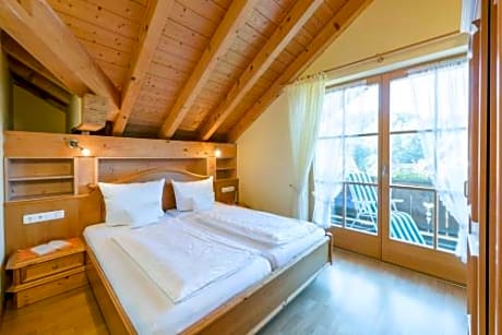 Apartment (2 Adults)