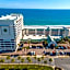Direct Oceanfront Condo, Daytona Beach, sleeps 6 - with pool