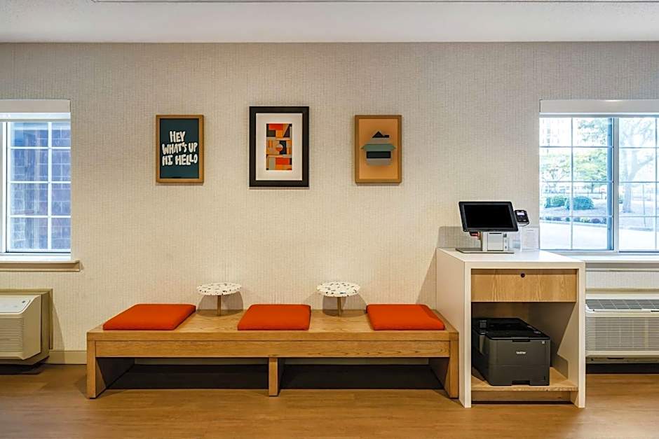 Sonesta Simply Suites Boston Braintree