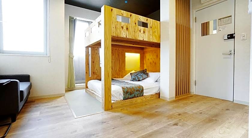 Poly Hostel Osaka