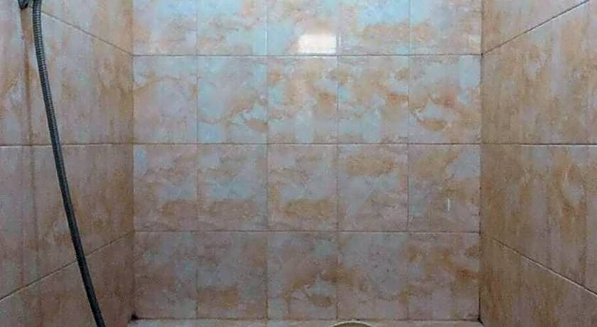 RedDoorz near GOR Lagaligo Palopo