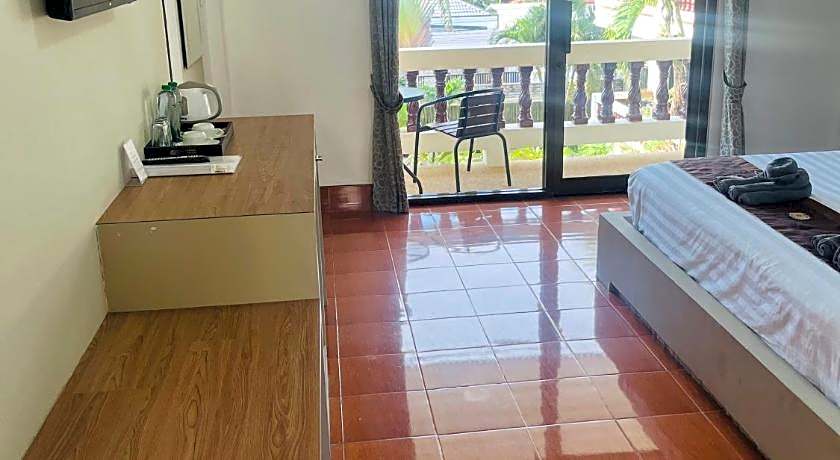 Tropical Palm Resort.