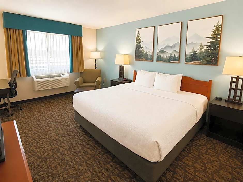 Quality Inn & Suites Sequim at Olympic National Park